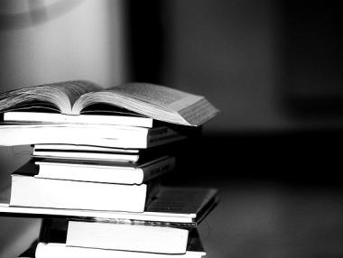 Топ 100 на най-продаваните книги на 2017 г. в България