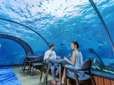 Най-големият в света подводен ресторант изцяло от стъкло