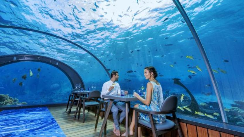 Най-големият в света подводен ресторант изцяло от стъкло