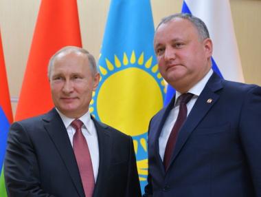 Съдът временно отне правомощията на молдовския президент