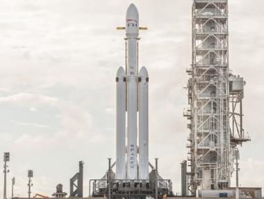 SpaceX има готовност да изстреля тежкотоварната си ракета