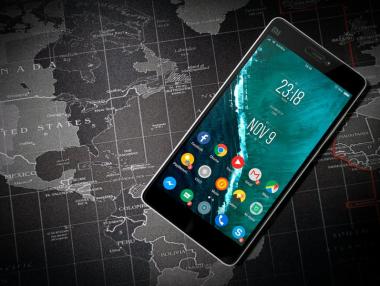 Пазарът на смартфони ще се забави през 2018 г.