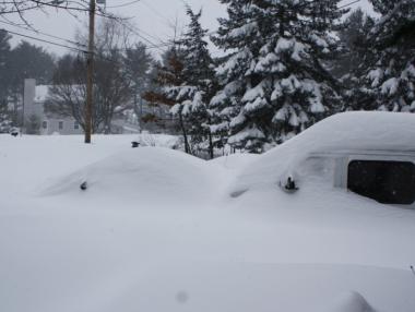 САЩ се сблъскват със снегове,  каквито не е имало от 30 години