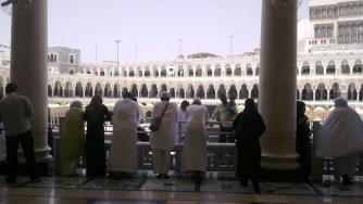 Саудитска Арабия раздава на гражданите си по $3000