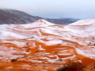 Отново падна сняг в пустинята Сахара