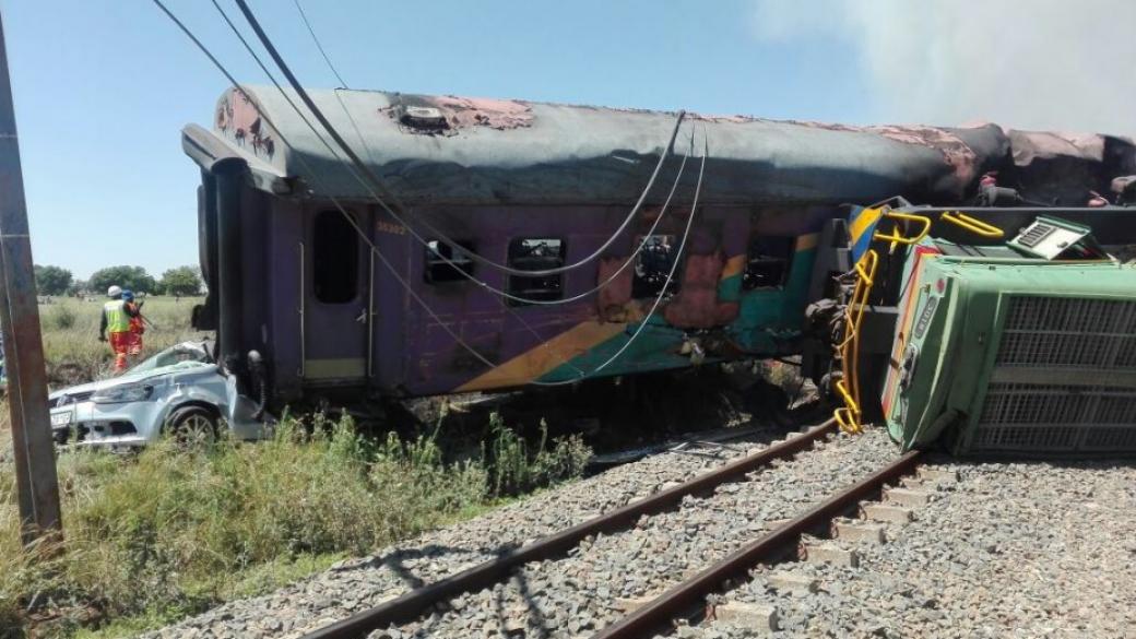 Над 200 души са ранени при катастрофа на влак в Южна Африка