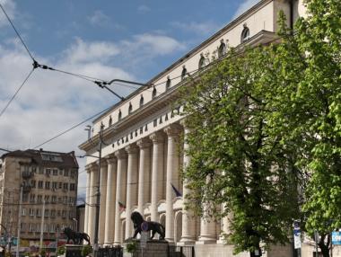 FT: България оставя настрана реформите заради Председателството