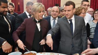 Еманюел Макрон написал книга за любовта си с Бриджит