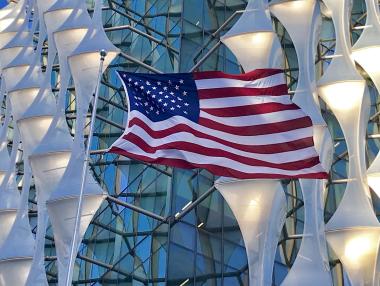 Без официална церемония откри новото посолство на САЩ в Лондон