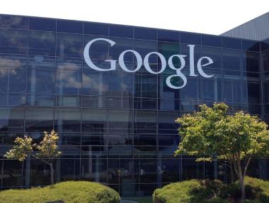 Google изгражда три нови подводни кабела до 2019 г.