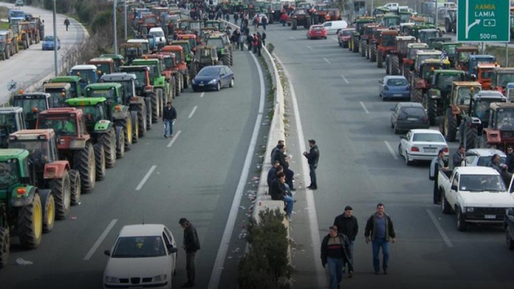 Гръцките фермери готвят пътни блокади