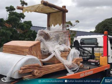 Малайзийски султан се сдоби с кола като на Флинтстоун