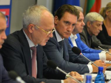 „Зеленият рекет“ вече заплашва икономиката, обявиха работодателите