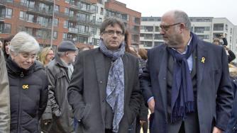 Пучдемон иска да управлява Каталуния през интернет