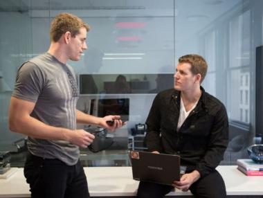 Близнаците Уинкълвос загубили близо $1 милиард от срива на Bitcoin