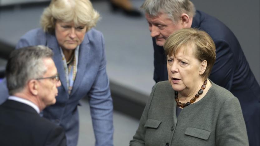 Партията на Шулц иска още отстъпки от Меркел