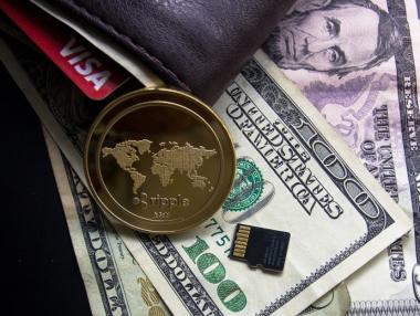 Доларът достигна ново дъно