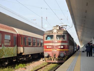 БДЖ пуска 4000 допълнителни места за „Сурва“