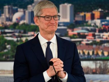 Инвеститорите в напрегнато очакване на един от най-горещите отчети – този на Apple