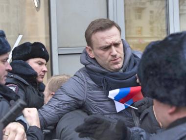 Руската полиция арестува Алексей Навални на протест