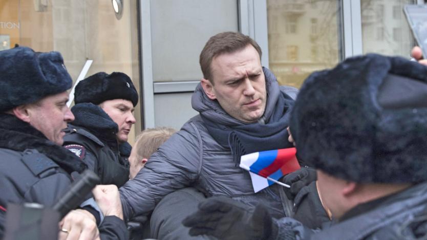 Руската полиция арестува Алексей Навални на протест