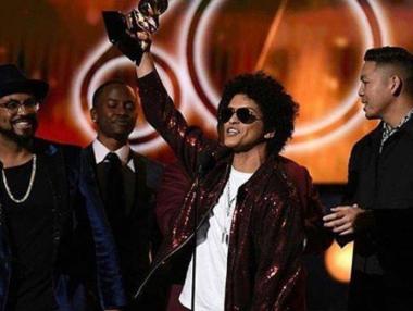 Бруно Марс доминира на наградите Грами
