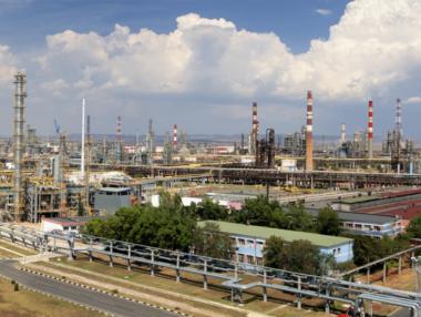 Община Бургас започва проверка на „Лукойл Нефтохим“ заради мръсния въздух