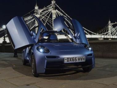 Малката уелска кола, която работи на водород и отделя само вода