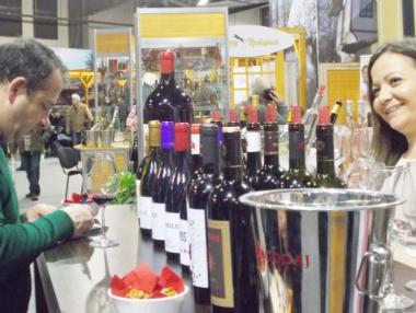 Вино, узряло с музика, и арт бутилки дебютират на „Винария 2018“