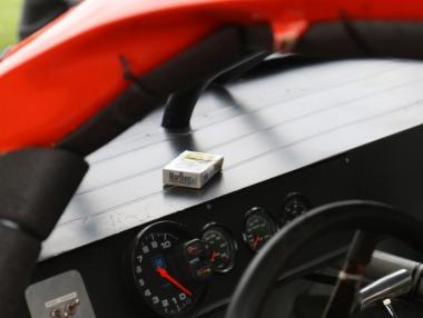 Гърция ще наказва строго пушенето в кола с деца