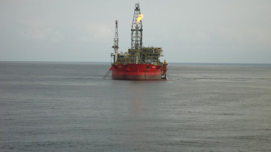 Петролен танкер с индийски екипаж е изчезнал в Гвинейския залив