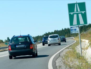 СБА: От 1370 км магистрали са готови само половината