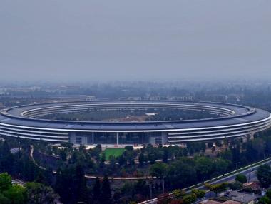 Интериорът на новия кампус на Apple за 5 млрд. долара (снимки)