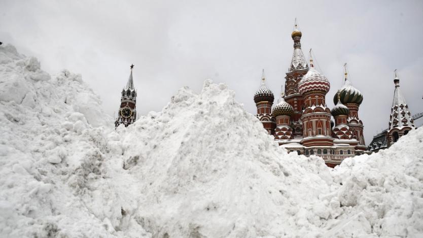 Москва беше скована от най-студената нощ от началото на зимата