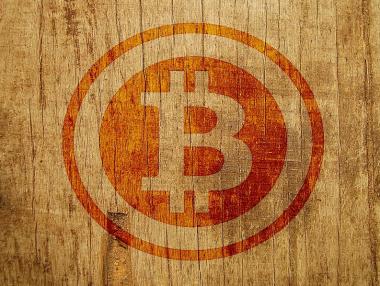 Bitcoin падна под 6200 долара