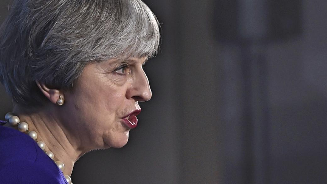 Тереза Мей събира министрите си за изясняване на позицията по Brexit