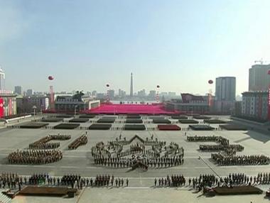 Пхенян показа новите си балистични ракети на парад
