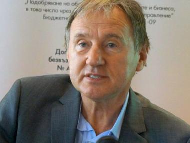 Горанов най-после освободи директора на Комисията по хазарт