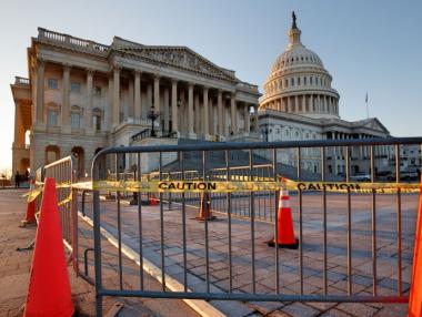 Конгресът отпусна още малко пари на американското правителство