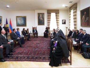 Румен Радев: Армения предлага изгодни условия за инвестиции и търговия