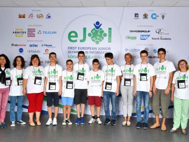 Българските медалисти по информатика получават държавна стипендия