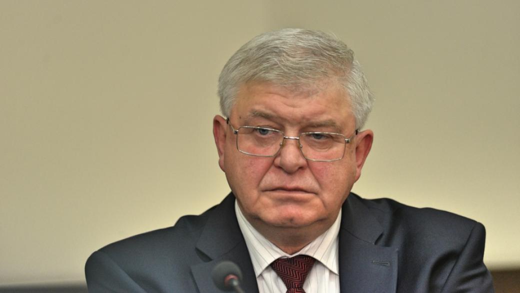 Кирил Ананиев поиска оставката на управителя на Здравната каса