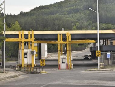 България временно затвори границите си