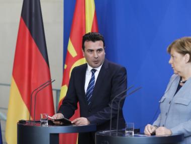 Меркел: Македония и Гърция са близо до решаване на спора за името