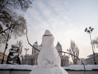 Студ и сняг нахлуват в Европа