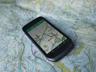 Land Rover пуска собствен смартфон на пазара
