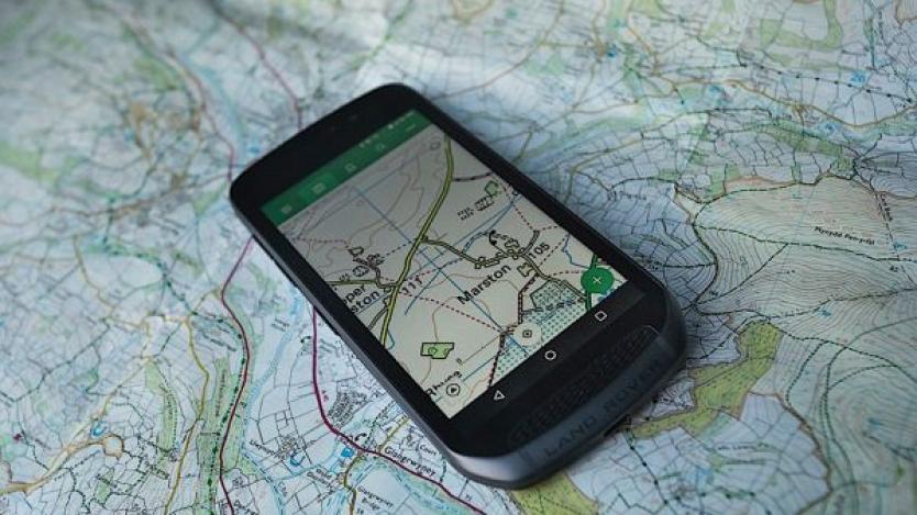 Land Rover пуска собствен смартфон на пазара