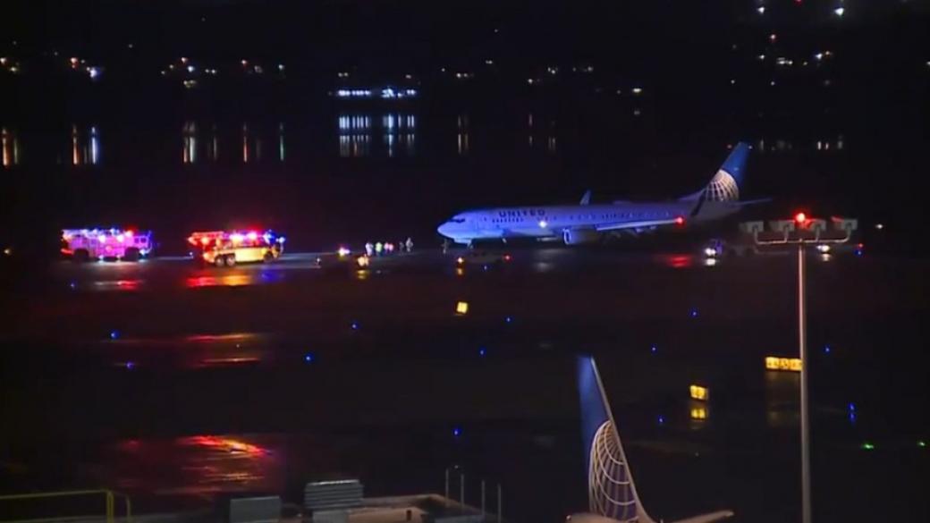 Самолет на United Airlines успя да се приземи без един колесник