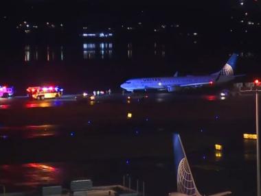 Самолет на United Airlines успя да се приземи без един колесник