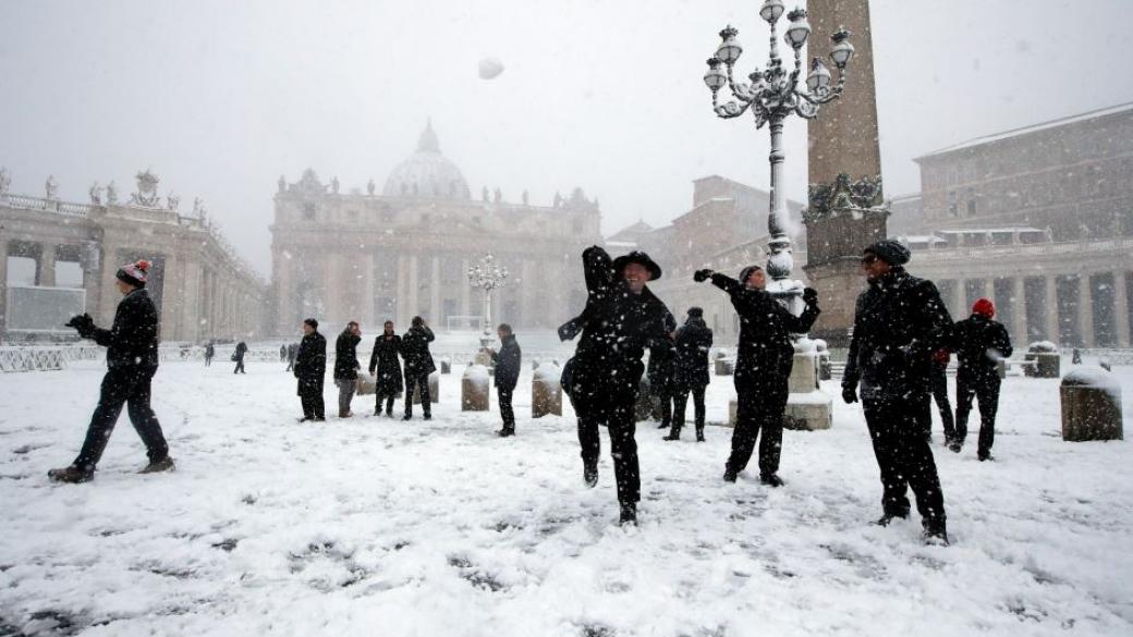 Сняг падна в центъра на Неапол за пръв път от половин век